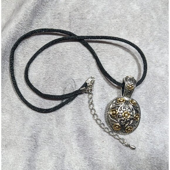 Elegant Fantasy Silver And Gold Tone Floral Pendant Necklace - Picture 8 of 8